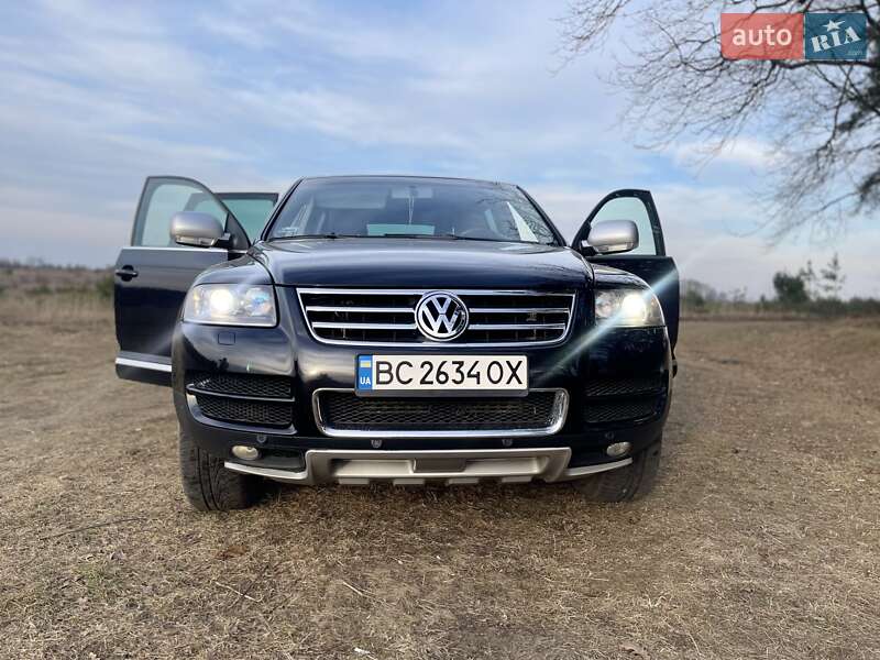Внедорожник / Кроссовер Volkswagen Touareg 2006 в Новояворовске