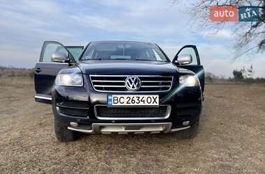 Внедорожник / Кроссовер Volkswagen Touareg 2006 в Новояворовске