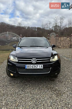 Внедорожник / Кроссовер Volkswagen Touareg 2011 в Тячеве