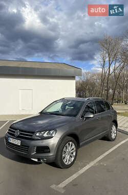 Внедорожник / Кроссовер Volkswagen Touareg 2011 в Александрие