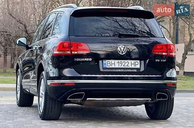 Позашляховик / Кросовер Volkswagen Touareg 2017 в Одесі