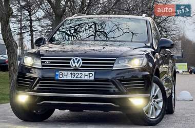 Позашляховик / Кросовер Volkswagen Touareg 2017 в Одесі