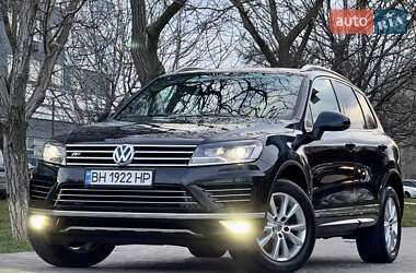 Позашляховик / Кросовер Volkswagen Touareg 2017 в Одесі