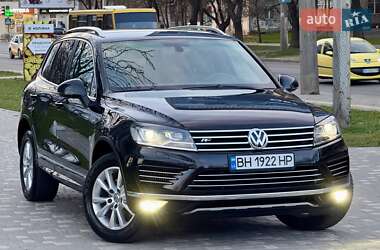 Позашляховик / Кросовер Volkswagen Touareg 2017 в Одесі