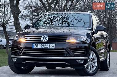 Позашляховик / Кросовер Volkswagen Touareg 2017 в Одесі