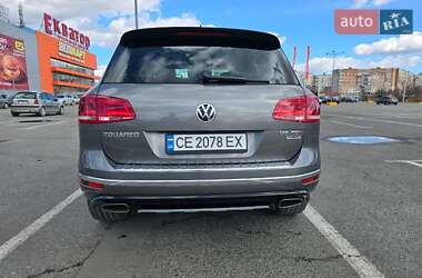 Внедорожник / Кроссовер Volkswagen Touareg 2015 в Черновцах