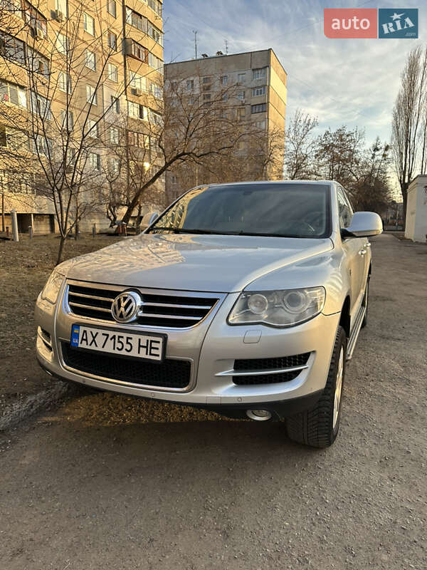 Позашляховик / Кросовер Volkswagen Touareg 2008 в 