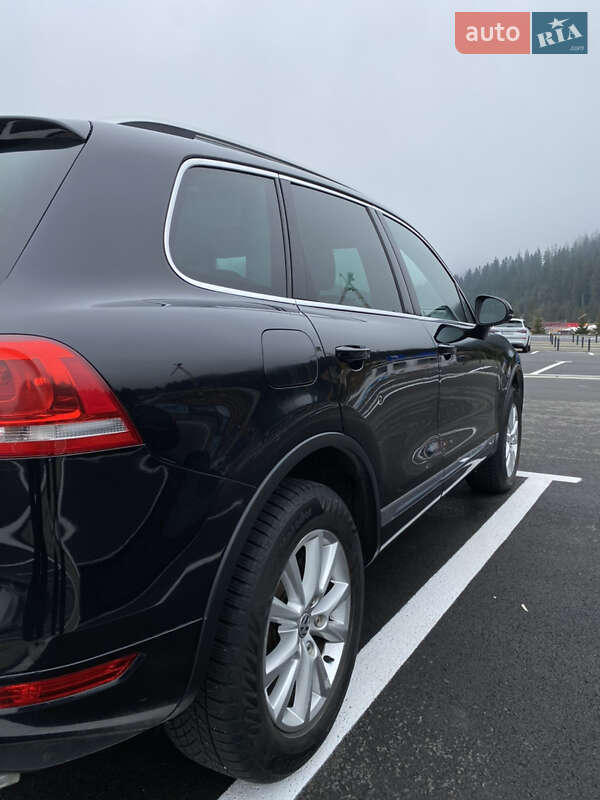 Внедорожник / Кроссовер Volkswagen Touareg 2011 в Ивано-Франковске