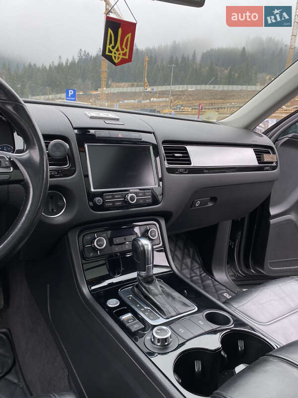 Внедорожник / Кроссовер Volkswagen Touareg 2011 в Ивано-Франковске