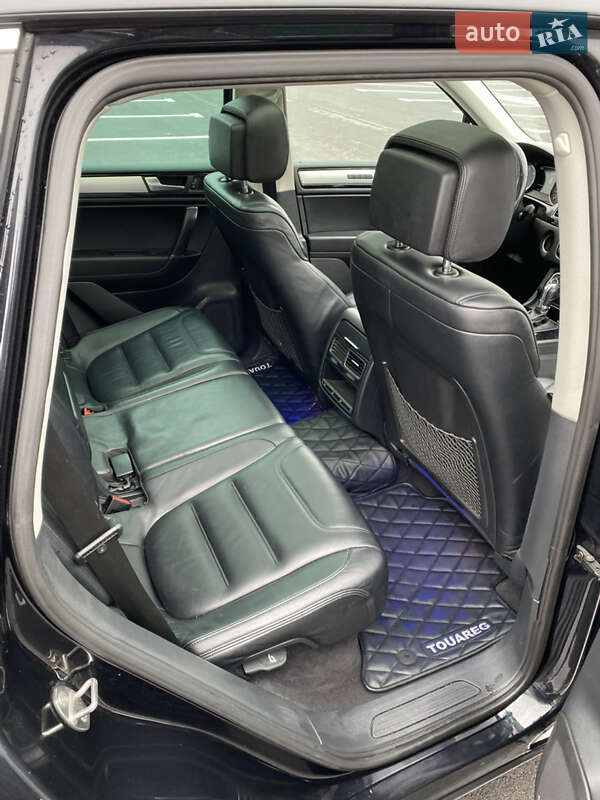 Внедорожник / Кроссовер Volkswagen Touareg 2011 в Ивано-Франковске