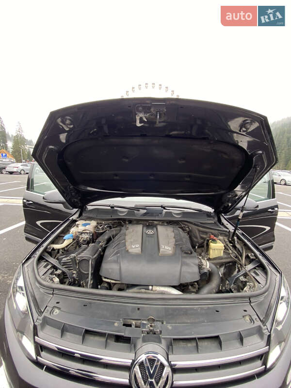 Внедорожник / Кроссовер Volkswagen Touareg 2011 в Ивано-Франковске