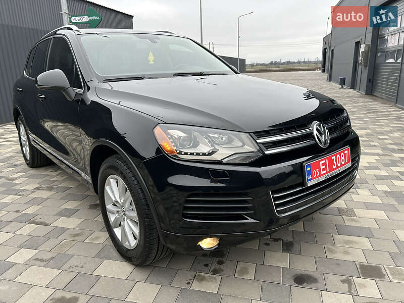 Внедорожник / Кроссовер Volkswagen Touareg 2013 в Полтаве