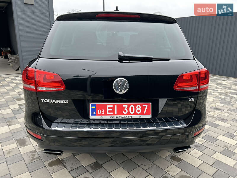 Внедорожник / Кроссовер Volkswagen Touareg 2013 в Полтаве
