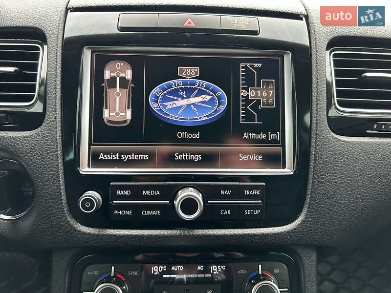 Внедорожник / Кроссовер Volkswagen Touareg 2013 в Полтаве