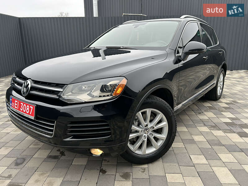 Внедорожник / Кроссовер Volkswagen Touareg 2013 в Полтаве