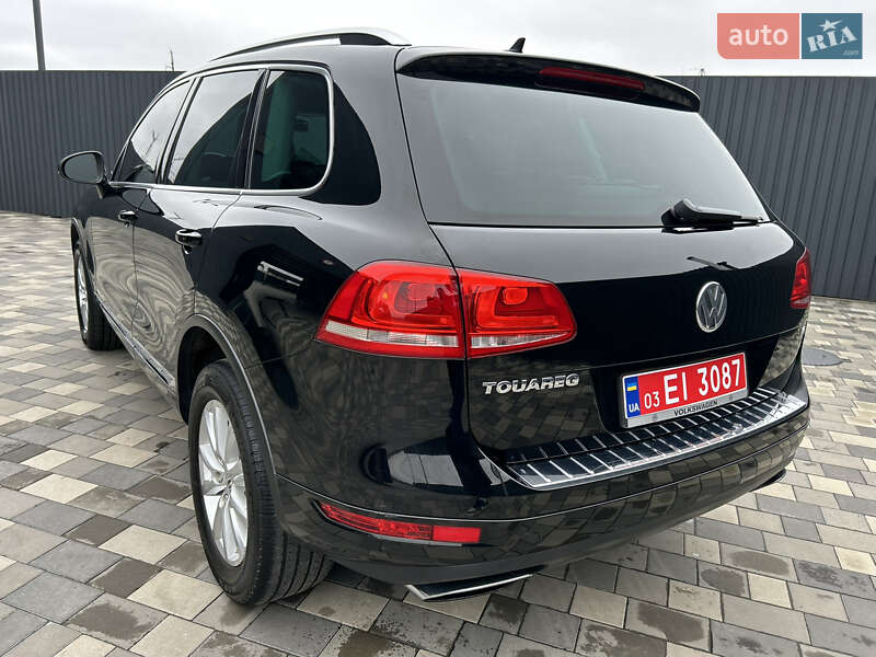 Внедорожник / Кроссовер Volkswagen Touareg 2013 в Полтаве
