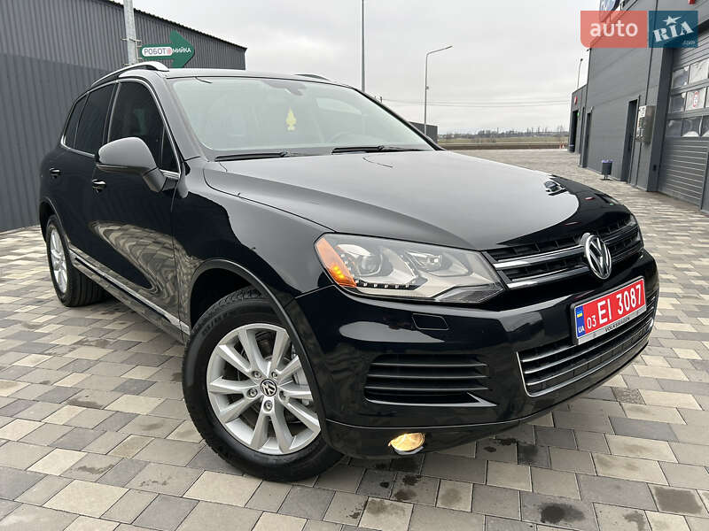 Внедорожник / Кроссовер Volkswagen Touareg 2013 в Полтаве