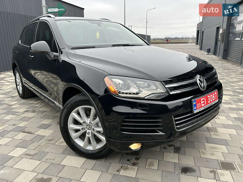 Внедорожник / Кроссовер Volkswagen Touareg 2013 в Полтаве
