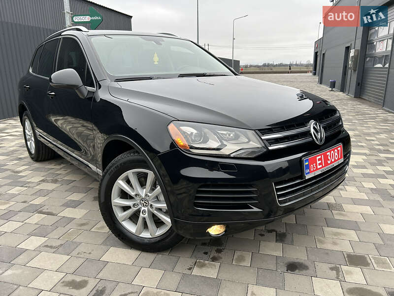 Внедорожник / Кроссовер Volkswagen Touareg 2013 в Полтаве