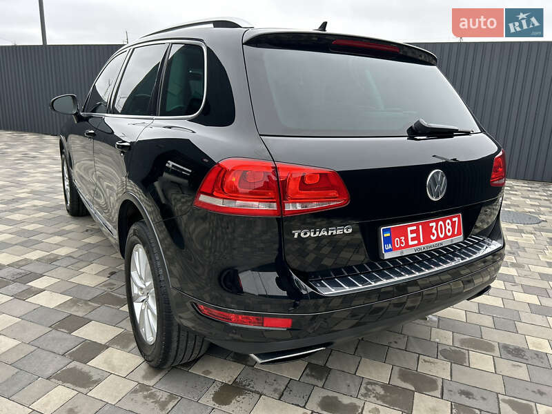 Внедорожник / Кроссовер Volkswagen Touareg 2013 в Полтаве