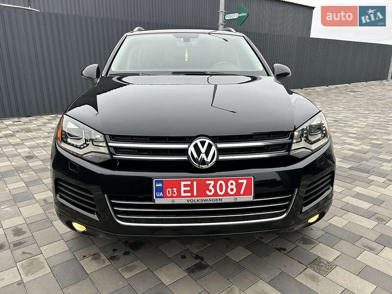 Внедорожник / Кроссовер Volkswagen Touareg 2013 в Полтаве