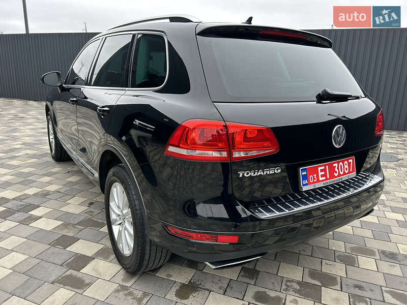 Внедорожник / Кроссовер Volkswagen Touareg 2013 в Полтаве