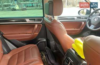 Внедорожник / Кроссовер Volkswagen Touareg 2015 в 