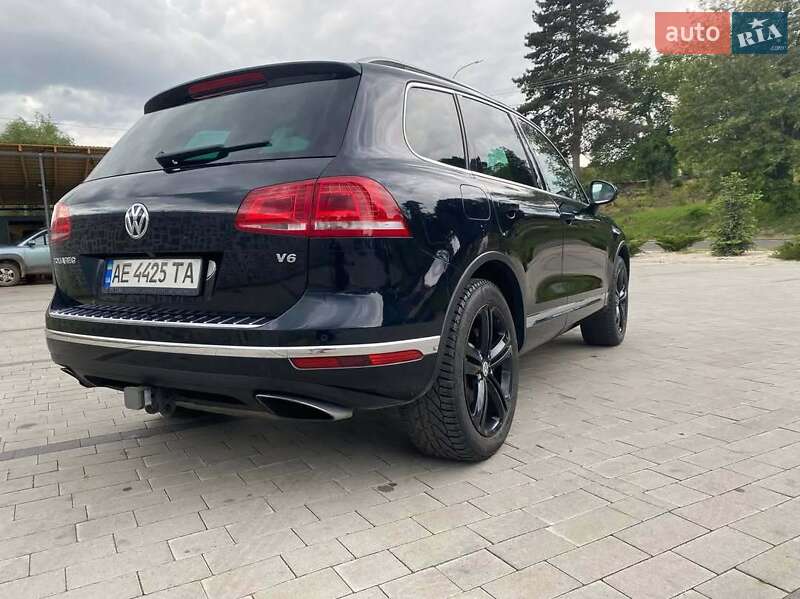 Внедорожник / Кроссовер Volkswagen Touareg 2017 в 