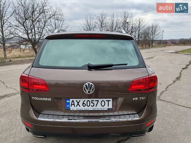 Внедорожник / Кроссовер Volkswagen Touareg 2013 в Харькове
