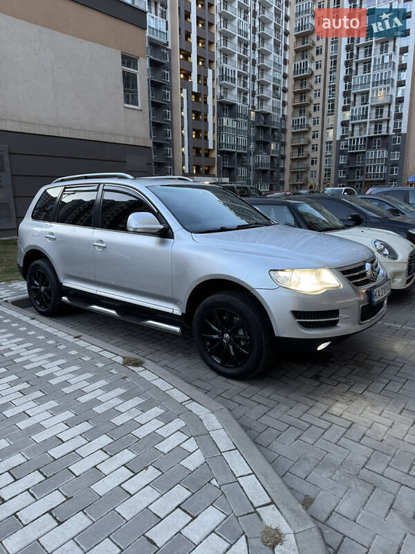 Внедорожник / Кроссовер Volkswagen Touareg 2007 в Киеве