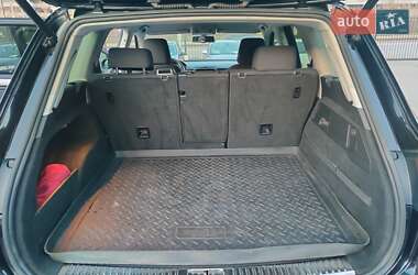 Позашляховик / Кросовер Volkswagen Touareg 2013 в 
