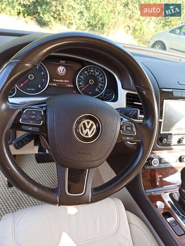 Позашляховик / Кросовер Volkswagen Touareg 2014 в Львові