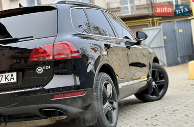 Позашляховик / Кросовер Volkswagen Touareg 2011 в 
