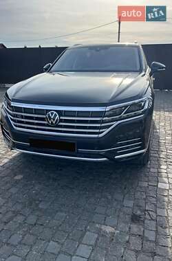 Позашляховик / Кросовер Volkswagen Touareg 2022 в 