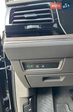 Позашляховик / Кросовер Volkswagen Touareg 2022 в 