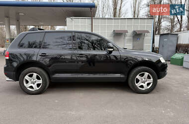 Позашляховик / Кросовер Volkswagen Touareg 2004 в Кам'янському