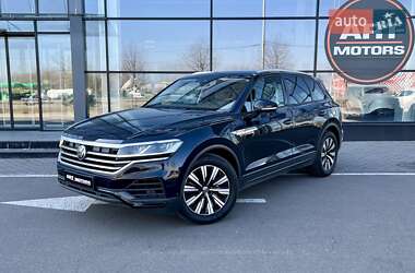 Позашляховик / Кросовер Volkswagen Touareg 2020 в Києві