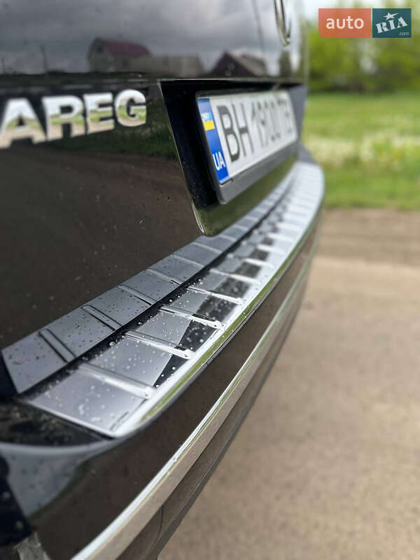 Позашляховик / Кросовер Volkswagen Touareg 2014 в Одесі