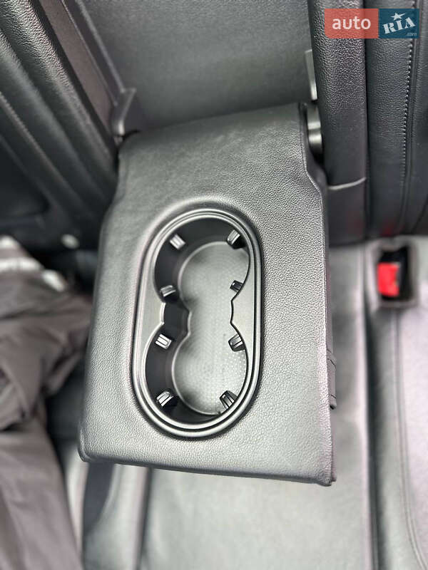 Позашляховик / Кросовер Volkswagen Touareg 2014 в Одесі