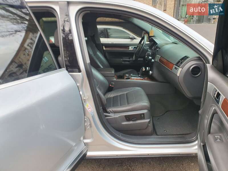 Внедорожник / Кроссовер Volkswagen Touareg 2008 в Николаеве