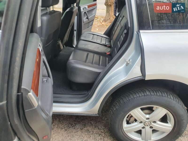 Внедорожник / Кроссовер Volkswagen Touareg 2008 в Николаеве