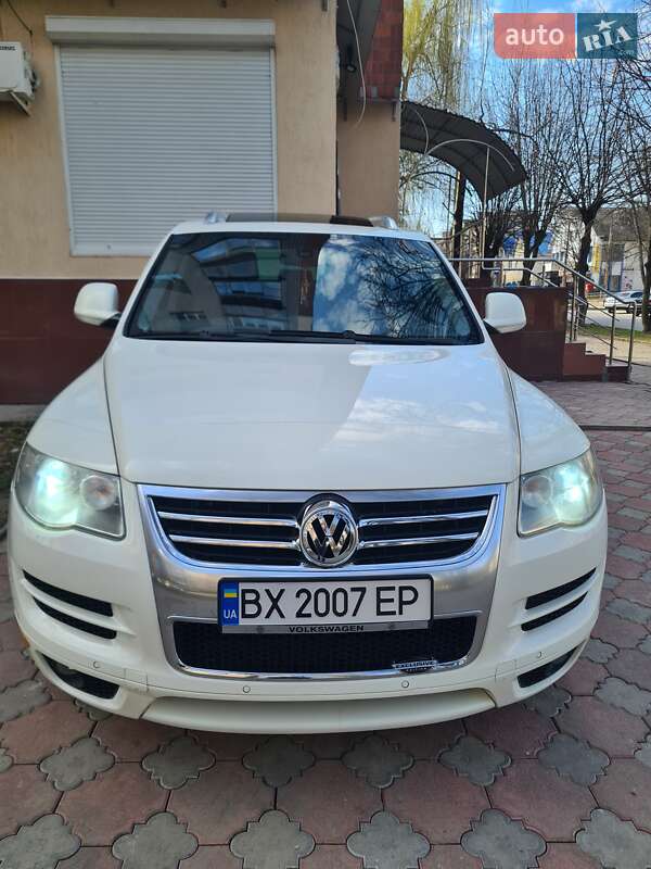 Позашляховик / Кросовер Volkswagen Touareg 2010 в Кам'янець-Подільському