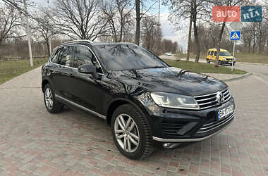 Внедорожник / Кроссовер Volkswagen Touareg 2015 в 
