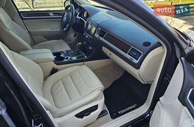 Позашляховик / Кросовер Volkswagen Touareg 2015 в 