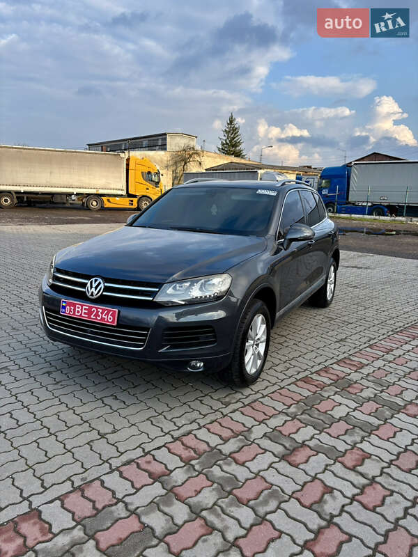 Внедорожник / Кроссовер Volkswagen Touareg 2013 в 