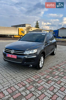 Внедорожник / Кроссовер Volkswagen Touareg 2013 в 