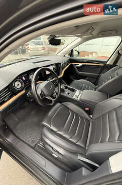 Внедорожник / Кроссовер Volkswagen Touareg 2020 в 