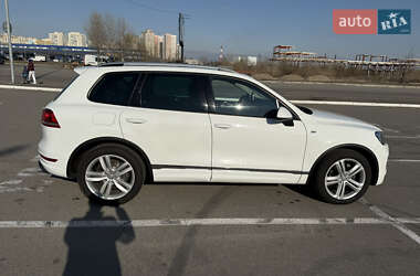 Внедорожник / Кроссовер Volkswagen Touareg 2012 в 