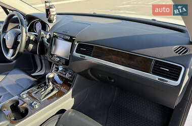 Внедорожник / Кроссовер Volkswagen Touareg 2012 в 