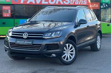 Позашляховик / Кросовер Volkswagen Touareg 2011 в 